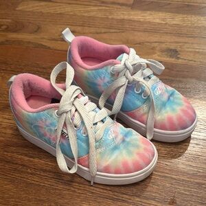 Heely’s Ivory Ella Pro 20 Skate Sneaker Little kids tie- dye sneakers